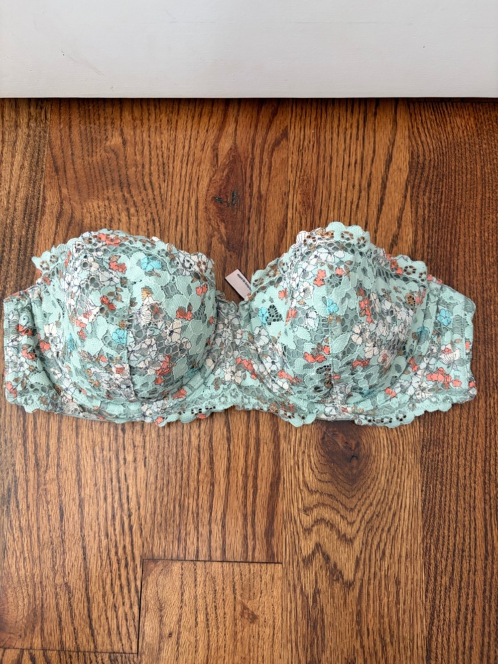 Victoria's Secret Body by Victoria Lace Lined Balconette Bra Size 36C